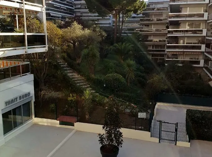 Tribuperez A Juan-antibes Apartamento